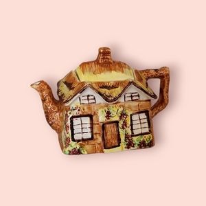 cottage vintage price Kensington house teapot